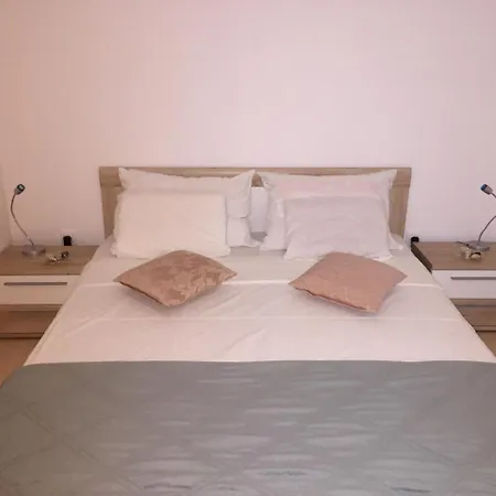 Adria شقة *